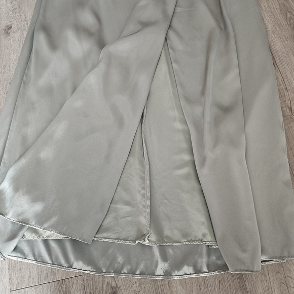 Robe - Picture 4 of 7